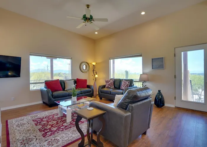 Updated W/ Panoramic Mtn Views & Pool! Tucson