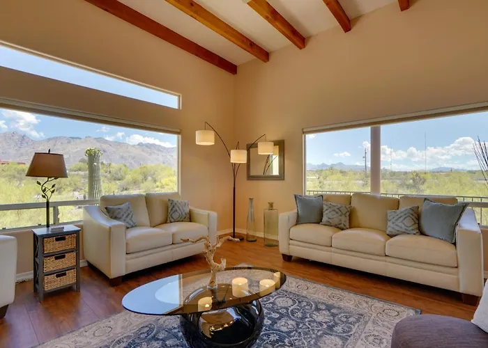 Updated W/ Panoramic Mtn Views & Pool! Holiday home Tucson