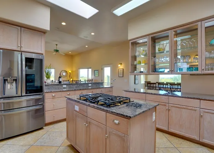 Updated W/ Panoramic Mtn Views & Pool! *