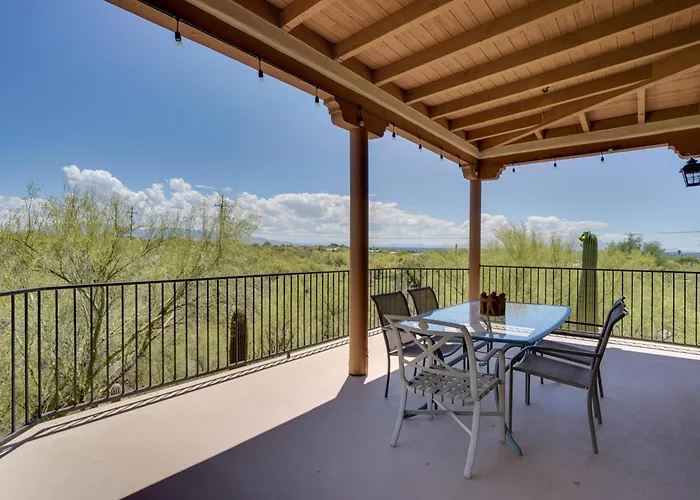 Updated W/ Panoramic Mtn Views & Pool! Holiday home *