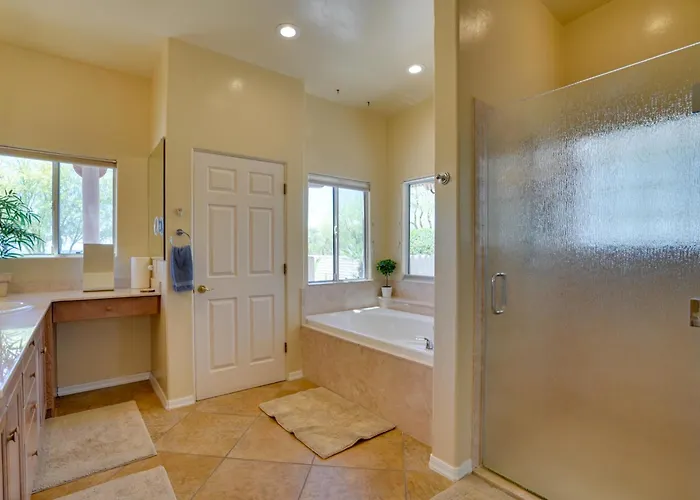 Holiday home Updated W/ Panoramic Mtn Views & Pool!