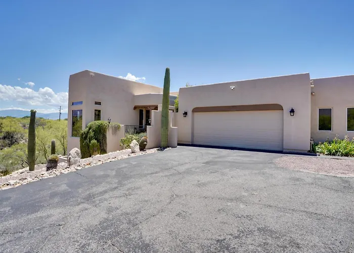 Updated W/ Panoramic Mtn Views & Pool! Holiday home