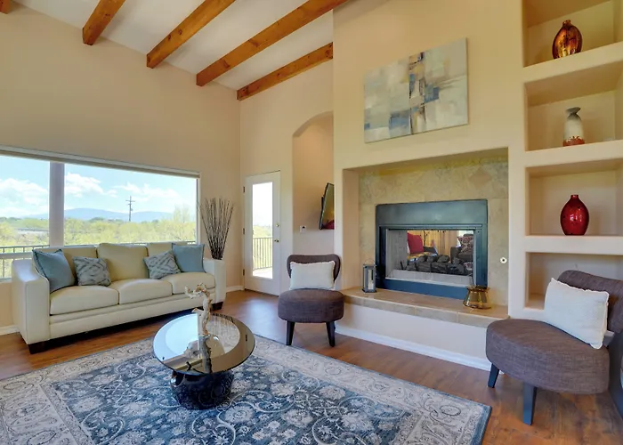 Updated W/ Panoramic Mtn Views & Pool! * Tucson
